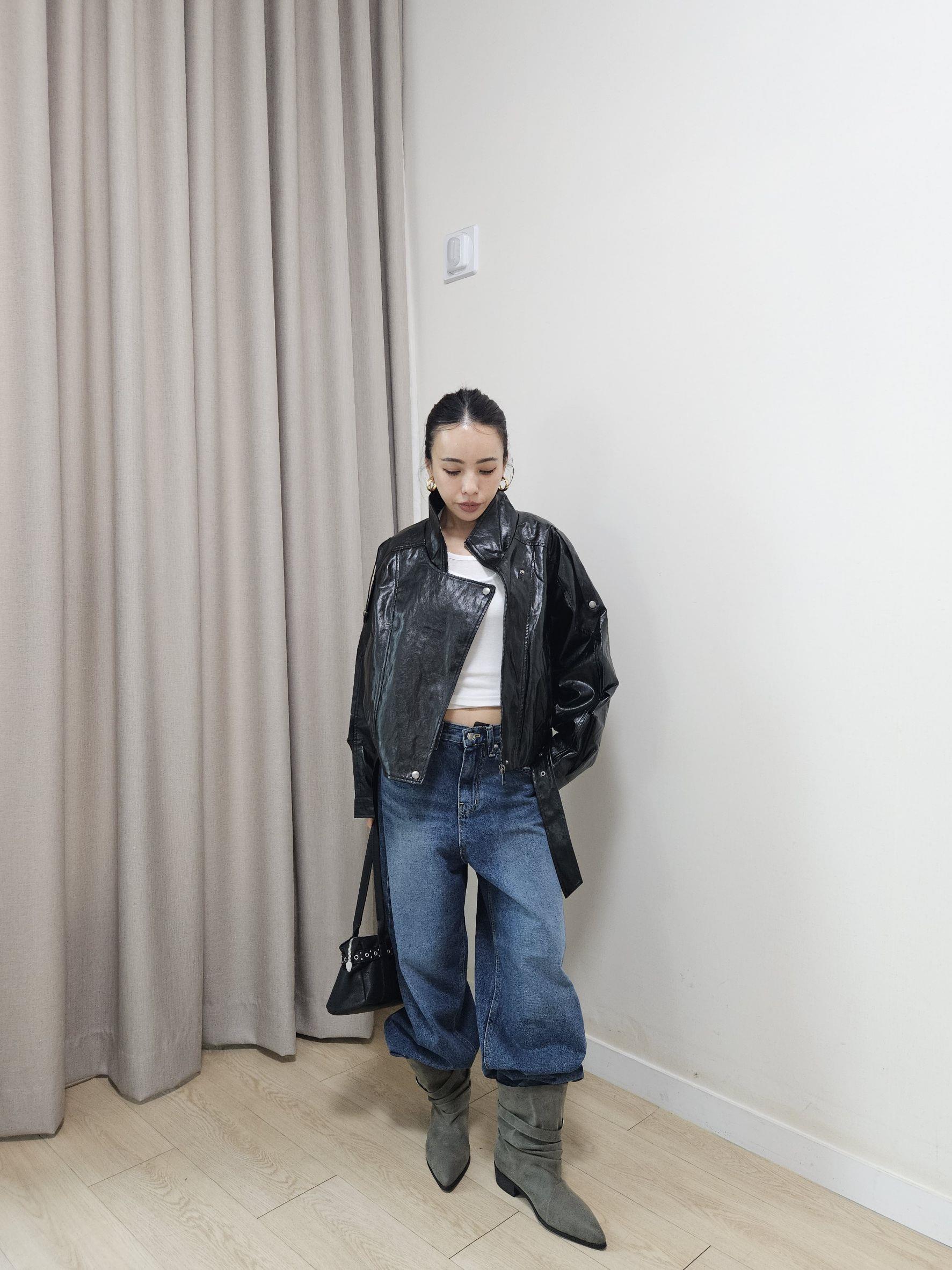 下擺扣帶亮面皮革外套